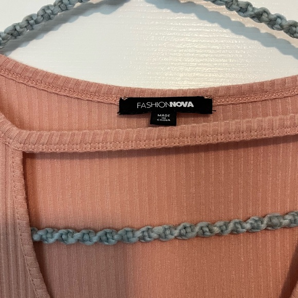 Fashion Nova crop top - Picture 2 of 3